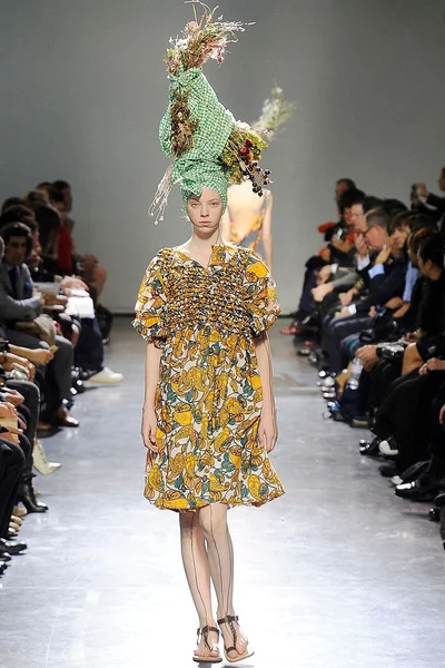 Look 28